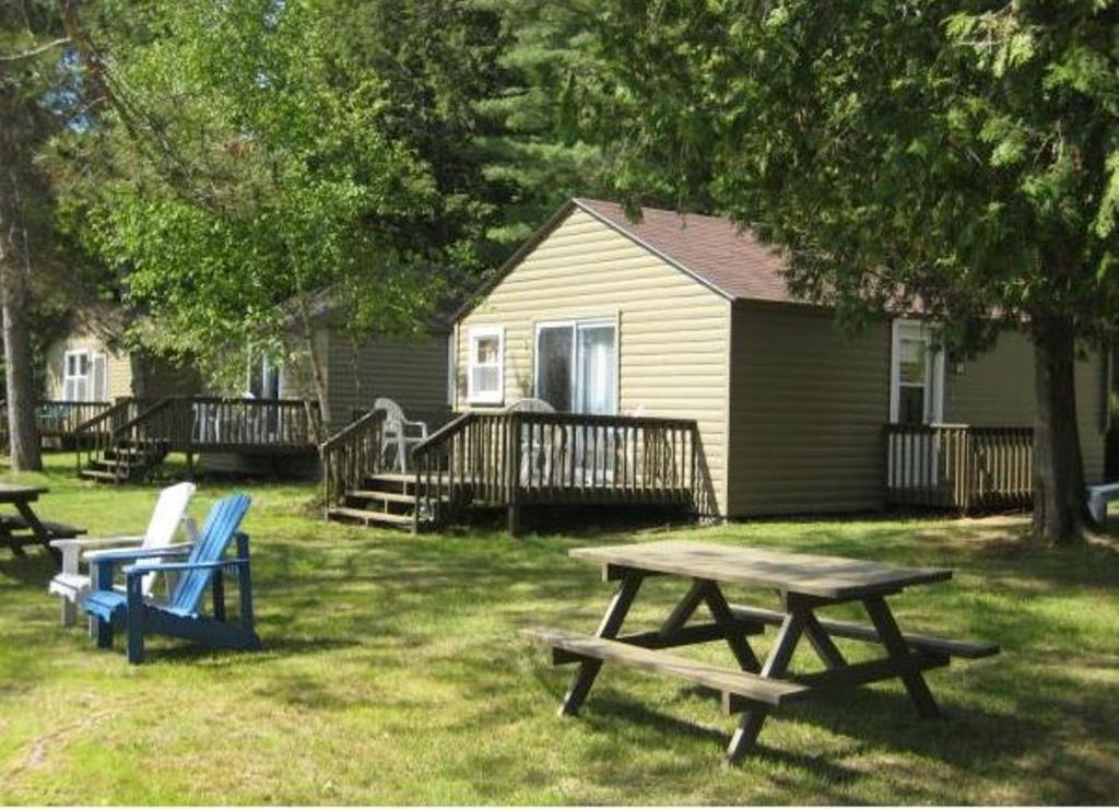 Cloverleaf Cottages Oxtongue Lake Szoba fotó